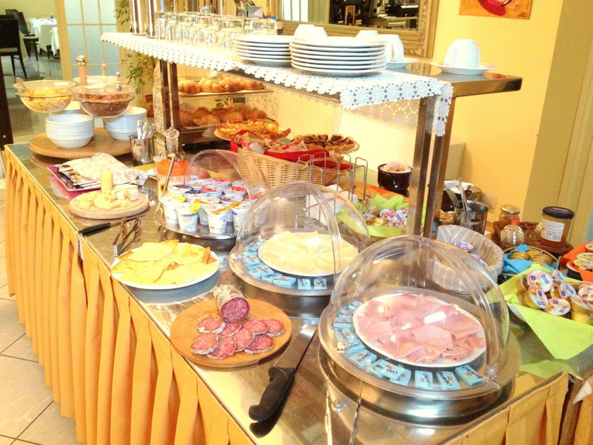 Hotel Villa Cinzia Villanova Mondovì Eksteriør billede